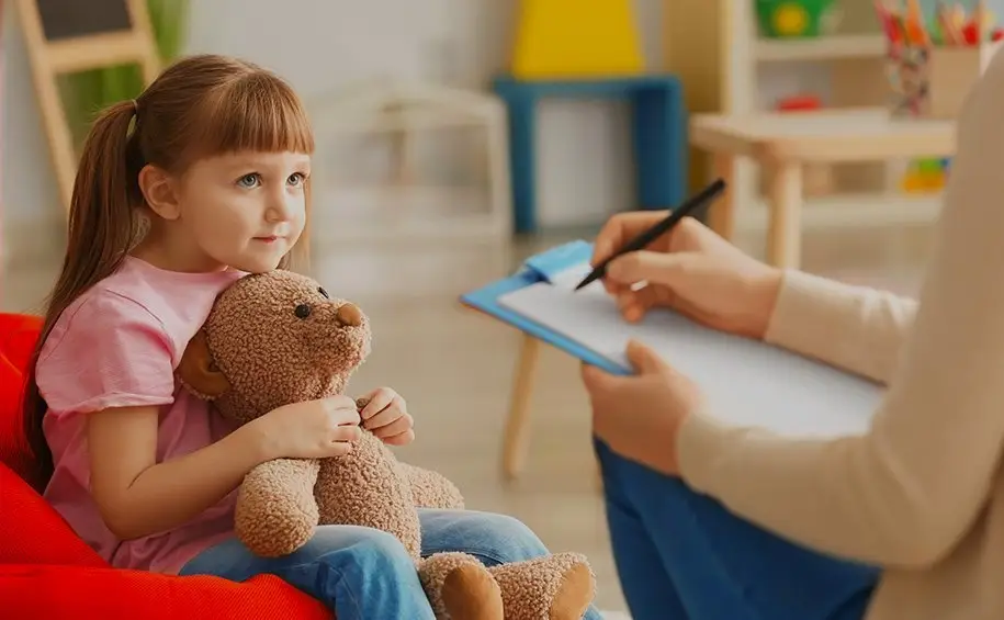 Child counselling session for understanding emotions